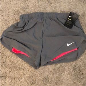 NWT Nike 2-1 lined shorts